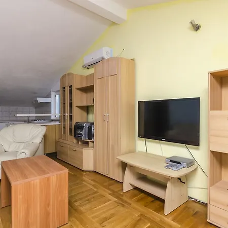 Apartments Ivo Vrboska Exterior photo