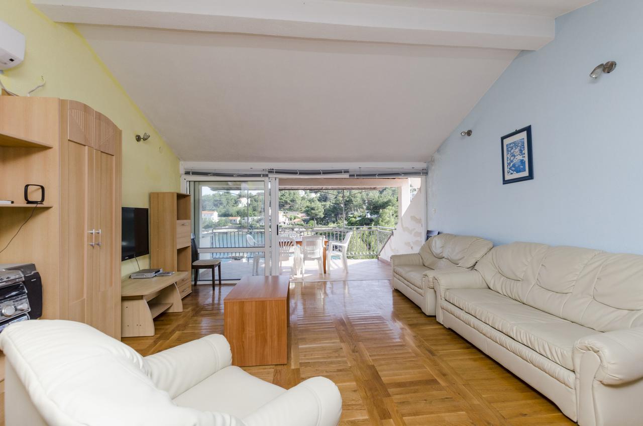 Ivo Apartment *
